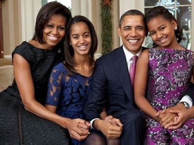 Οι Ομπάμα «στέλνουν» τις κόρες τους να δουλέψουν με τον ...κατώτατο μισθό!