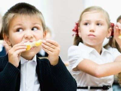 Φρέσκα φρούτα και λαχανικά εντάχθηκαν επιτυχώς στην διατροφή των μαθητών και φέτος