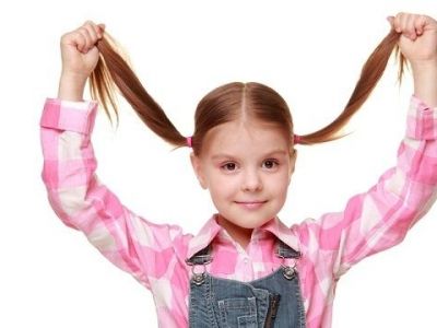 Μπαμπάς μας δείχνει το απόλυτο τρικ: Πώς φτιάχνεται η τέλεια αλογοουρά στο... πι και φι! (βίντεο)