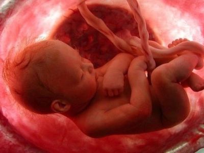 Καλιφόρνια: Δε θα πιστεύετε τι κάνουν με τον ομφάλιο λώρο του νεογέννητου παιδιού τους (εικόνες)