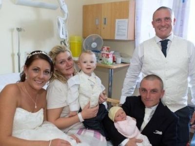 Αυτό δεν έχει ξανασυμβεί! Γέννησε η παράνυμφος μέσα στο αμάξι ενώ πήγαινε στο γάμο φίλης της (εικόνες)