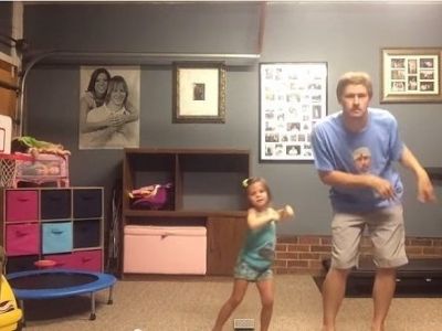 Δείτε πως περνάει τα απογεύματα με την κόρη του αυτός ο μπαμπάς! (βίντεο)