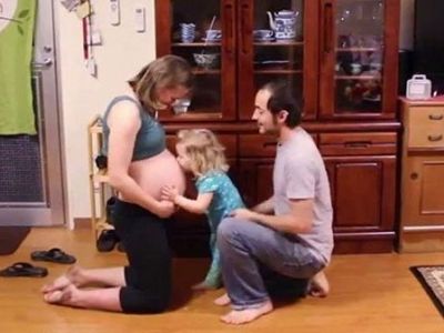 Δεύτερο μωράκι στην οικογένεια! Το βίντεο που πρέπει να δουν όλες οι εγκυμονούσες! (βίντεο)