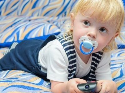 Επικίνδυνη η τηλεόραση για τα παιδιά. Προκαλεί ελλειματική προσοχή και προβλήματα ανάπτυξης!