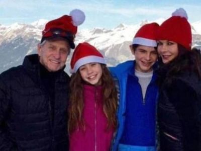 Ντάγκλας-Τζόουνς: Oικογενειακή εξόρμηση στις Άλπεις