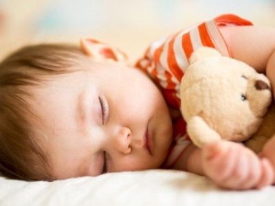 «Κλειδί» για τις βασικές λειτουργίες των παιδιών ο ύπνος