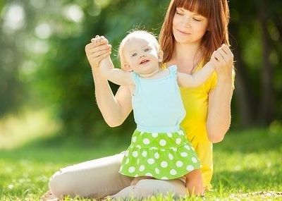 «Τα πρώτα βήματα του μωρού μου!»: Έτσι θα το βοηθήσετε να περπατήσει