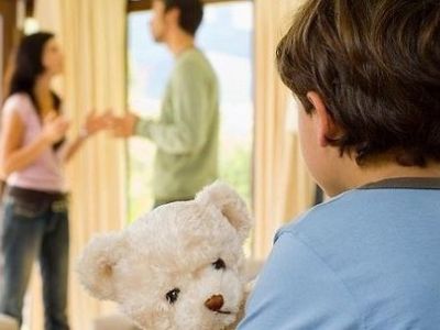 Διακοπές με τον μπαμπά ή τη μαμά; Πώς να το χειριστείτε; Από την ψυχολόγο Αλεξάνδρα Καππάτου