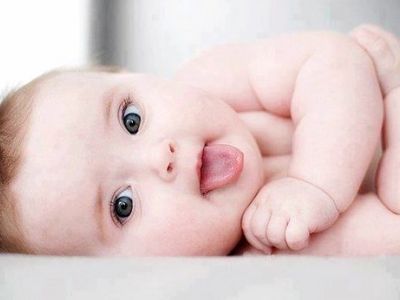 Γλώσσα του σώματος: Τι θέλει άραγε να σας πει το μωράκι σας;