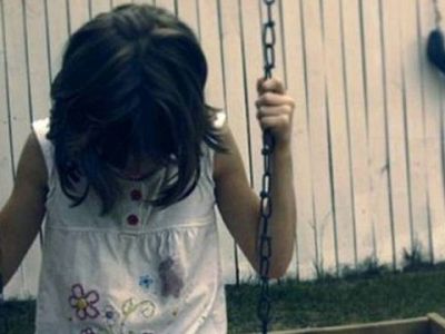 Κατάθλιψη σε παιδιά και εφήβους. Ποια είναι τα σημάδια και τι πρέπει να κάνουν οι γονείς.