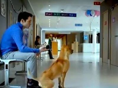 Η πιο τρυφερή διαφήμιση: Έγινε μπαμπάς με έναν ιδιαίτερο τρόπο! (βίντεο)