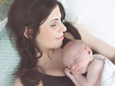 «Ευτυχία νιώθω όταν τα χεράκια σας με αγκαλιάζουν και με χαϊδεύουν και όταν τα χειλάκια σας μου λένε "σ' αγαπάω μαμά"»