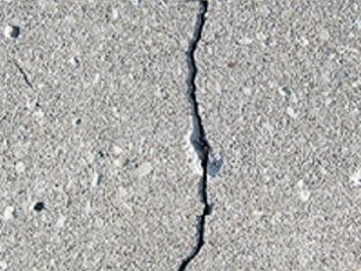 «Έσκυψα και είδα το μονάκριβο κοριτσάκι μου, να έχει πέσει από ύψος 5 μέτρων, μπρούμυτα στο τσιμέντο»