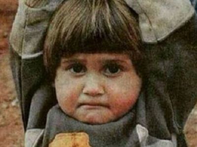 «Όταν σε είδα να σηκώνεις τα χεράκια σου νομίζοντας ότι η κάμερα είναι όπλο, δάκρυσα σάστισα και αποφάσισα να ψάξω να σε βρω...»