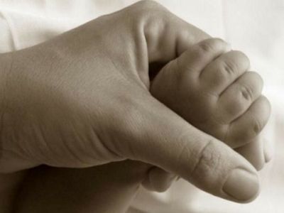 «Αν και όλοι έλεγαν ότι είμαστε ανήλικοι για να πάρουμε αποφάσεις για το μωρό μας, ήμασταν η μάνα και ο πατέρας του...»