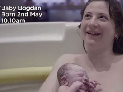 Μια νέα μαμά κρατά το νεογέννητο μωρό κοντά της. Όλα τα υπόλοιπα που θα δείτε θα σας συγκινήσουν! (βίντεο)