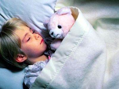 Ύπνος και παιδί: Πόσες ώρες πρέπει να κοιμάται ανά ηλικία και πώς θα ξέρετε αν κοιμάται αρκετά;