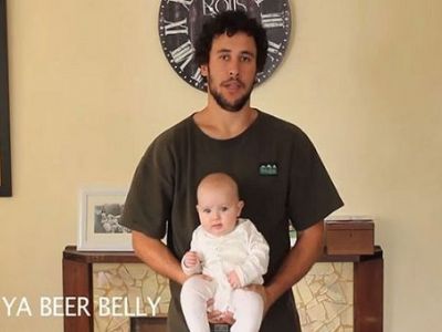 Αυτός ο μπαμπάς μας δείχνει 17 τρόπους που μπορούμε να κρατήσουμε ένα μωρό (βίντεο)