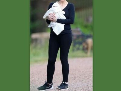 H πρώτη βόλτα με τη νεογέννητη κορούλα της (εικόνα)