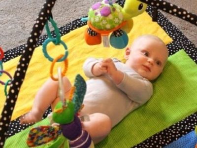 Αυτά είναι τα κατάλληλα παιχνίδια για το νεογέννητο μωρό σας!