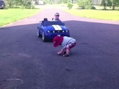 Δείτε γιατί αυτά τα παιδιά δεν πρέπει να οδηγήσουν όταν μεγαλώσουν! (βίντεο)