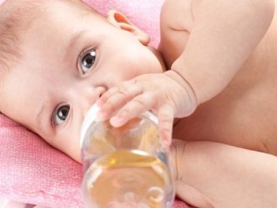 Πότε μπορεί να πιει το μωρό μου νερό;