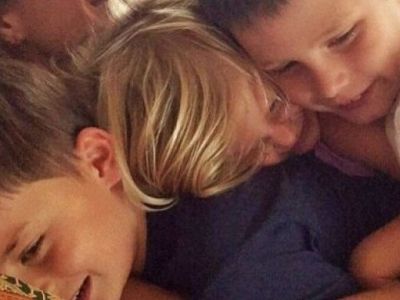 Tι γίνεται με το γάμο τους τελικά; Η φωτογραφία που προβλημάτισε το Hollywood