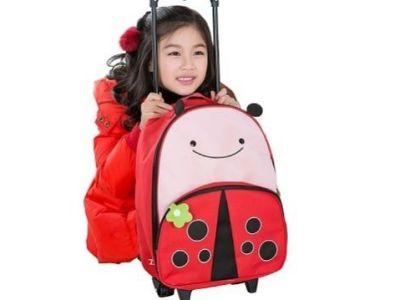 Τι βάρος είναι καλό να έχει μία σχολική τσάντα; Οι ειδικοί απαντούν