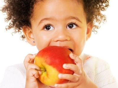 Διατροφή και παιδιά: Αυτές είναι οι σούπερ τροφές που πρέπει να βάλετε στο διατροφολόγιό του