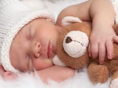 5 μύθοι και αλήθειες για τον ύπνο του μωρού