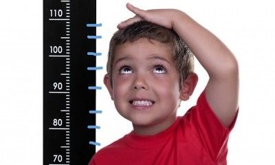 Ποιοι είναι οι αναπτυξιακοί σταθμοί των παιδιών από τη γέννησή τους έως 3 ετών