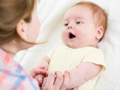 Πότε πρέπει να μιλήσει ένα μωρό;