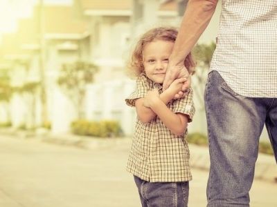 Πώς να μάθετε το παιδί σας να προστατεύει τον εαυτό του από τους αγνώστους