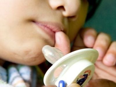 Η συνήθεια του πιπιλίσματος δαχτύλου ή πιπίλας- Τι πρέπει να γνωρίζουν οι γονείς