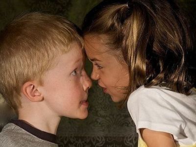 Πέντε συμβουλές για το πώς μπορείτε να σταματήσετε τη διαμάχη ανάμεσα στα αδέλφια