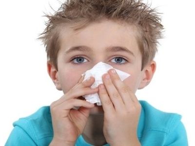 Πώς μπορεί να μάθει ένα παιδί να φυσάει τη μύτη του;