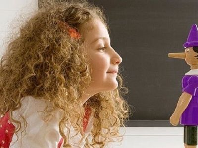 Τα 10+2 πιο συχνά αθώα ψέματα που λένε οι γονείς στα παιδιά τους