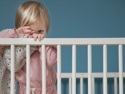 Μητέρες αφήνουν όλη νύχτα τα παιδιά τους στον παιδικό λόγω εργασίας!