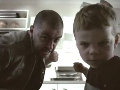 Τι είδους πρότυπο θέλετε να είστε για το παιδί σας; Πριν απαντήσετε,δείτε το βίντεο (βίντεο)