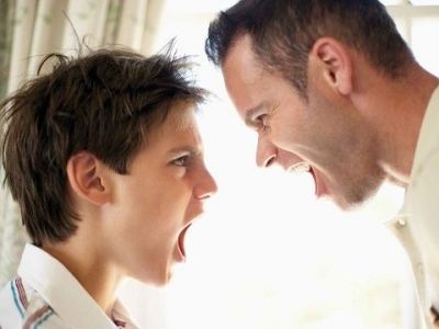 Όταν ο έφηβος αρχίζει να αντιμιλά