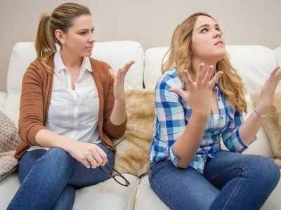 Πώς μπορούν να μιλήσουν οι γονείς σε έναν θυμωμένο έφηβο;