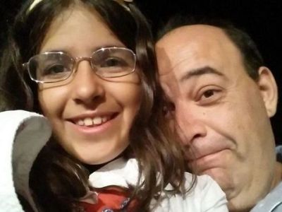 Ο Δημήτρης Μαλλάς αναρωτιέται: Τελικά, ποιος είναι ο ρόλος του πατέρα; Η απάντηση δεν είναι τόσο δύσκολη...