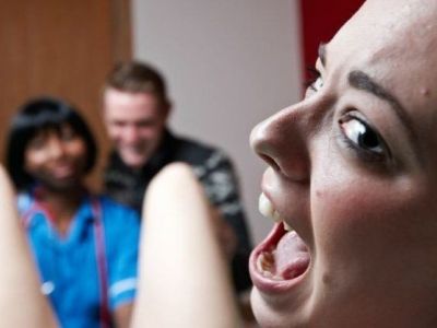 13 πράγματα που δεν πρέπει να κάνουν οι μπαμπάδες τη στιγμή του τοκετού!