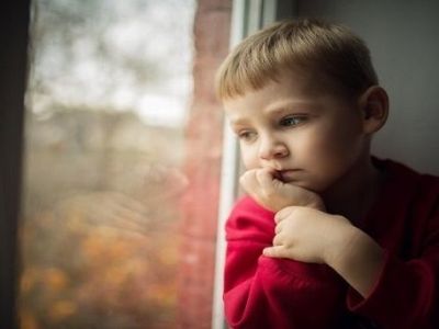 Γονείς-ελικόπτερο:Τι είναι και γιατί δημιουργούν τόσο άγχος στα παιδιά;