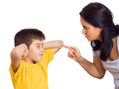 «Κανείς δεν σου δίνει το δικαίωμα να επιπλήττεις το δικό μου το παιδί»