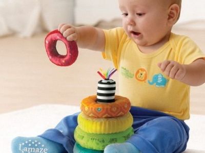 Μωρό 8 μηνών: Τι μπορεί να κάνει σε αυτή την ηλικία;