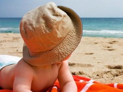 Οι πρώτες διακοπές με το μωρό: Τι πρέπει να γνωρίζετε