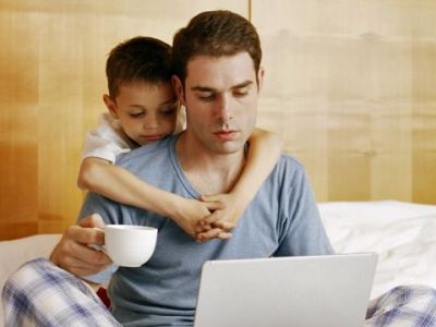 Δέκα πράγματα που καλό θα ήταν να μη λέει ο μπαμπάς σε μια νέα μαμά