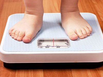 Ώρες οθόνης… καθοριστικές για την παιδική παχυσαρκία