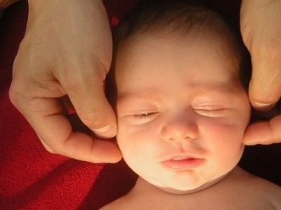 Μιλήστε στο μωρό: Η φωνή σας επιδρά θετικά στην ανάπτυξη του εγκεφάλου του